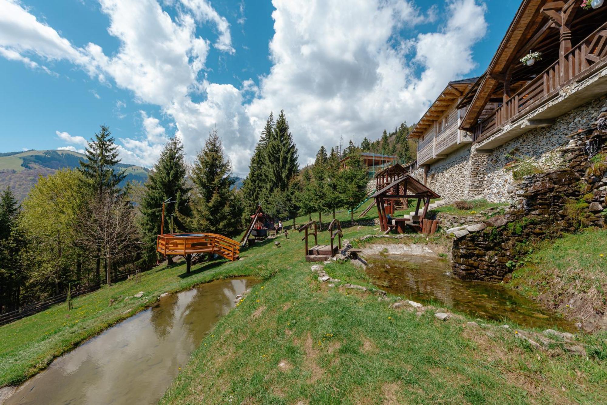 Complex Turistic Alpina Blazna Sant Hotel Exterior photo