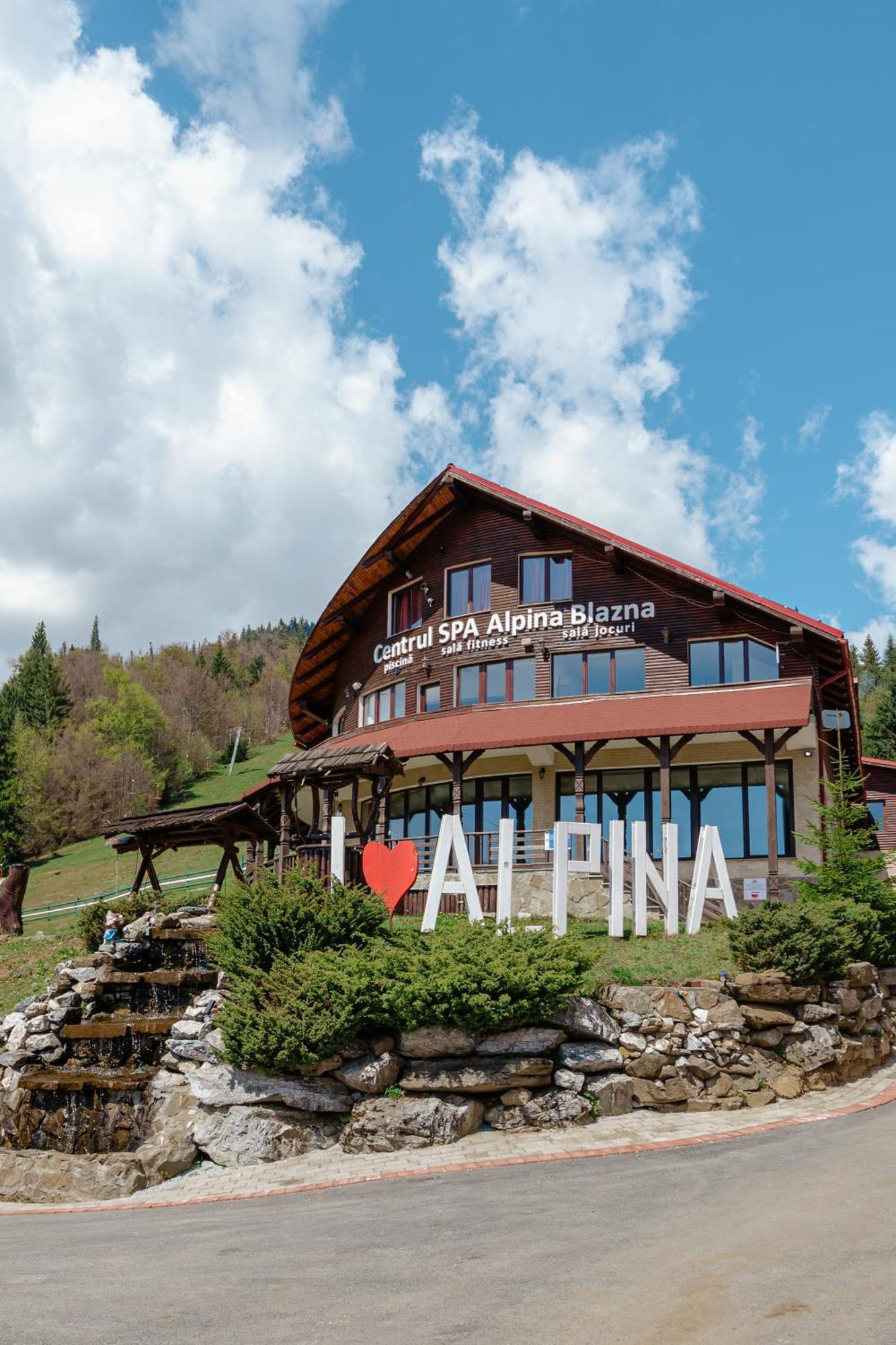 Complex Turistic Alpina Blazna Sant Hotel Exterior photo